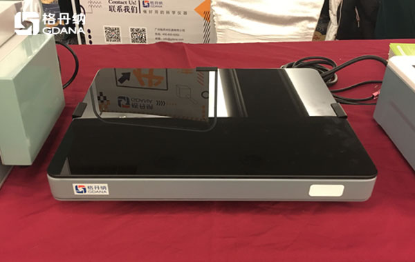實驗電熱板